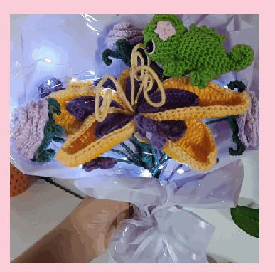 Buque Rapunzel com led em crochê feito à mão