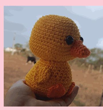 Patinho em crochê feito à mão