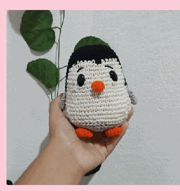 Pinguim em crochê feito à mão