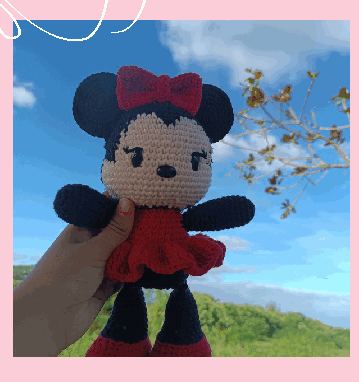 Minnie em crochê feito à mão